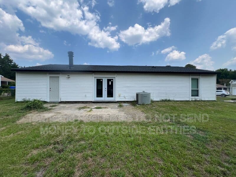 Fayetteville House: 612 Missenburg Ct.