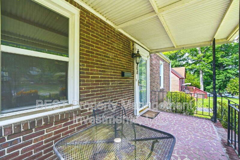 Charlotte House: 2208 Wilmore Drive