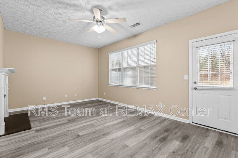 Flowery Branch Townhome: 4932 Vireo Dr