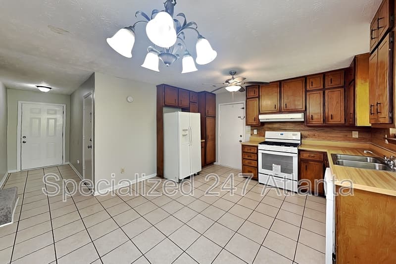 Riverdale House: 6690 Judy Ln