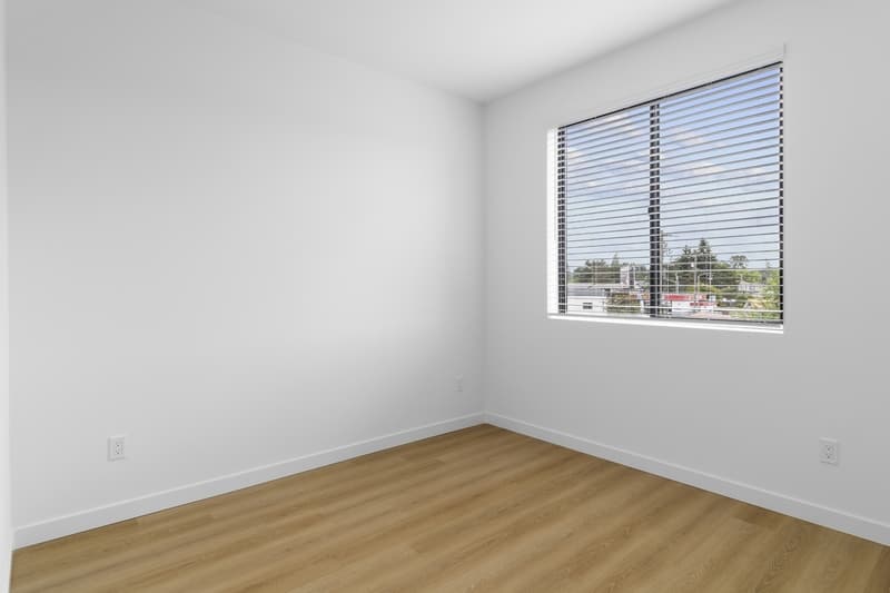 Lakewood Condo: Birds Mill 7535 Grange Street West