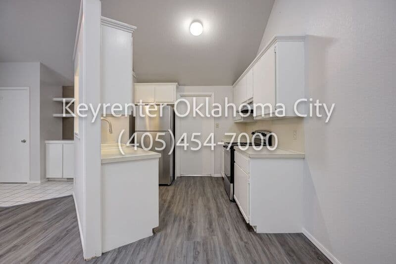 Norman Condo: 102 Harvard Rd