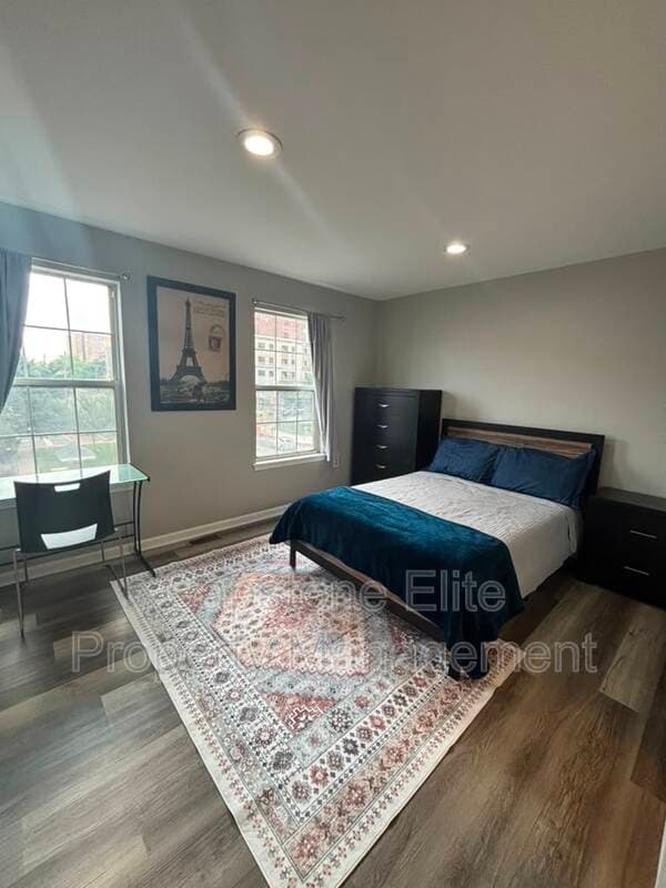 Newark Condo: 20 Ashby Lane