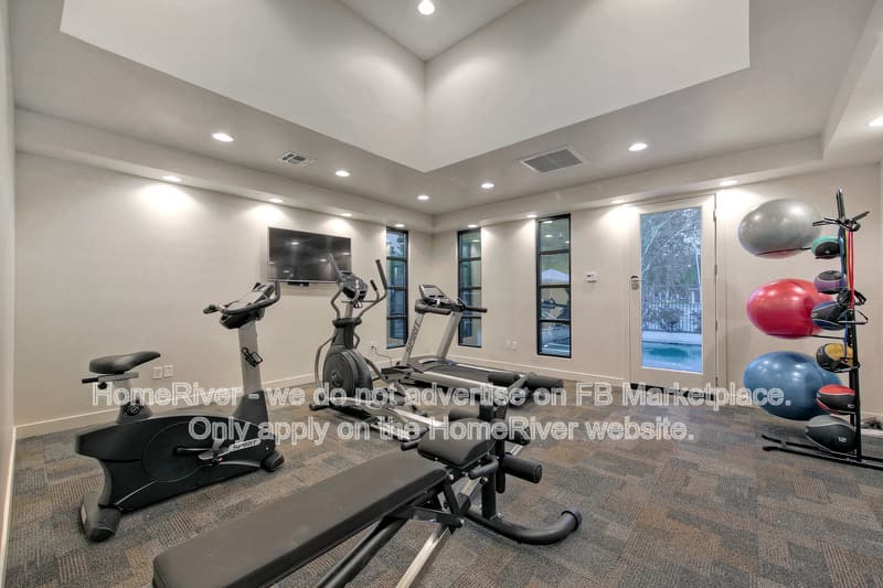 Tempe Townhome: 1000 W 5th St