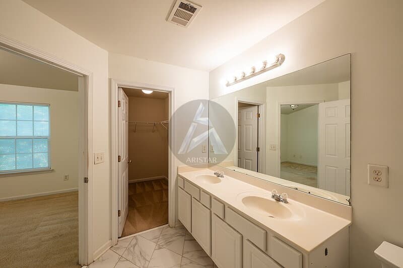 Kennesaw House: 1440 Dolcetto Trce