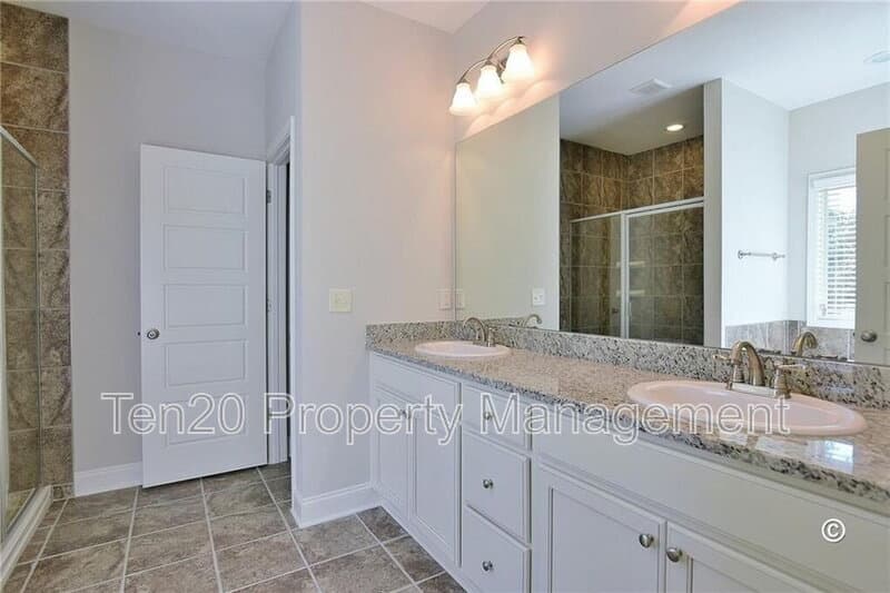 Smiths Station House: 128 Lee Road 2216