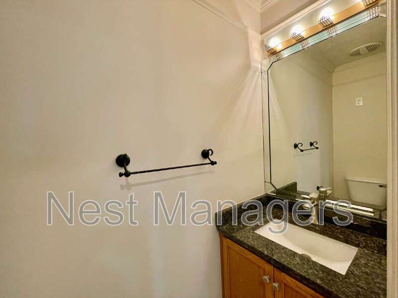 Fayetteville House: 5704 Kindley Dr