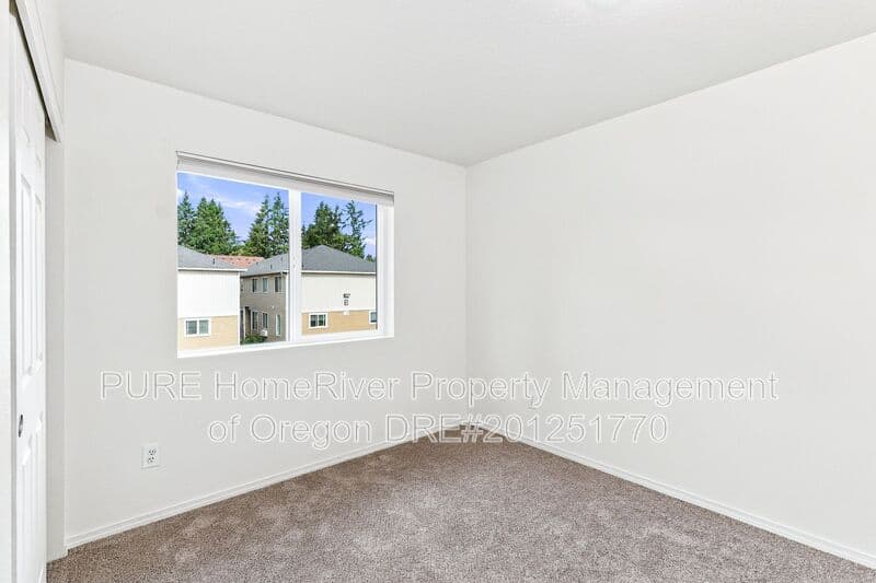 Portland House: 141 NE 147th Ave