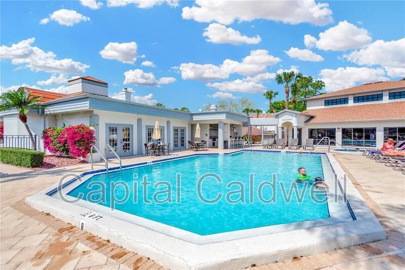 Clearwater Condo: 1900 Pelican Landing Blvd