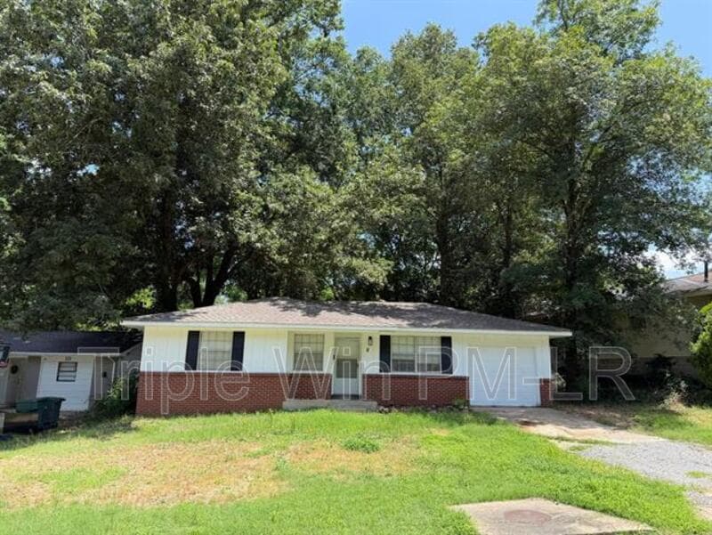 Little Rock House: 8 Glendale Drive