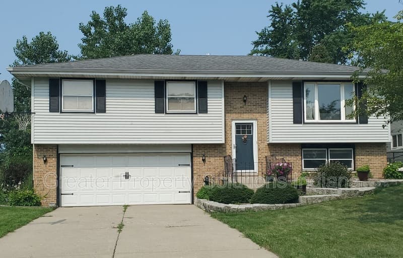 Crown Point House: 3810 Kingsway Drive
