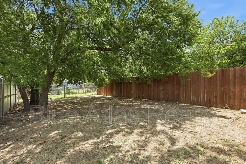 Fort Worth House: 5517 Wellesley Avenue
