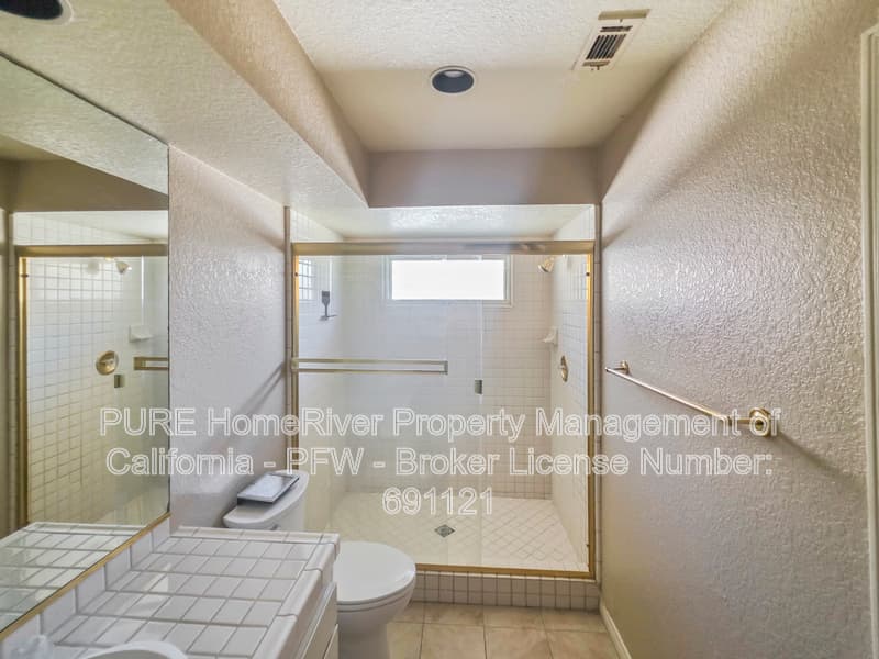Murrieta House: 38421 Oaktree Loop