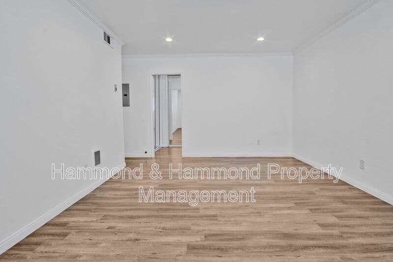 Sherman Oaks Condo: 12955 Riverside Dr.