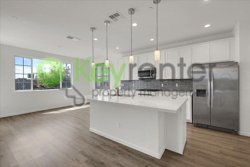 Lincoln House: 1305 Stark Bridge Road