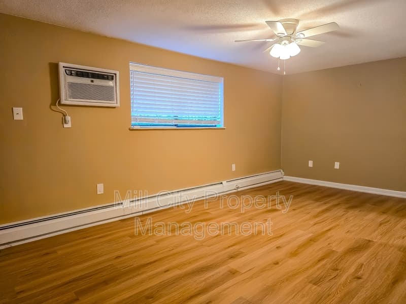 Manchester Condo: 80L English Village Road