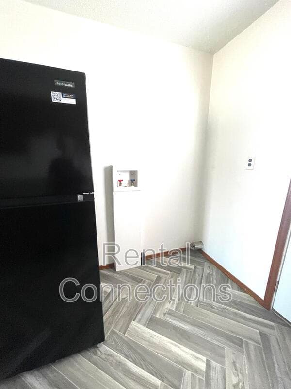 Energy Condo: 400 E College St e2