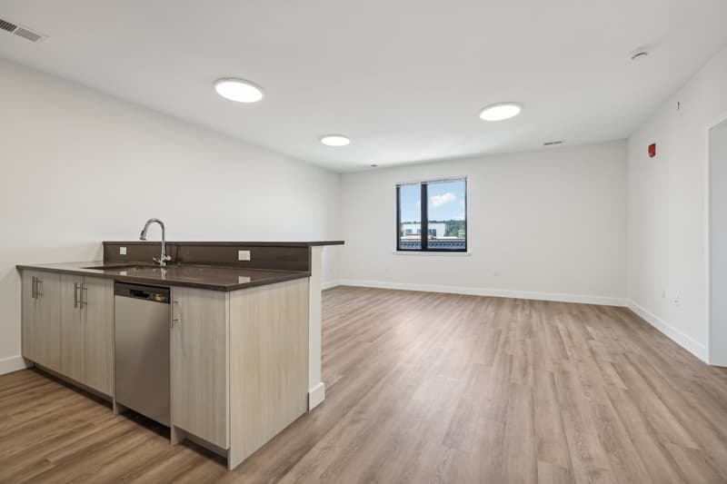 Orange Condo: 49s Day St. - 311