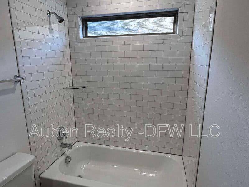 Denison House: 2524 South Fannin Avenue