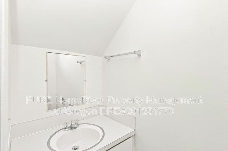 Portland Townhome: 6919 N Ida Ave
