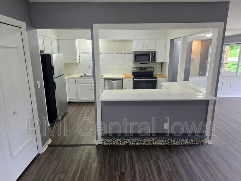 West Des Moines Condo: 1100 50th Street