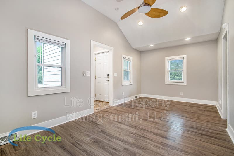Grand Rapids House: 1310 Beechwood