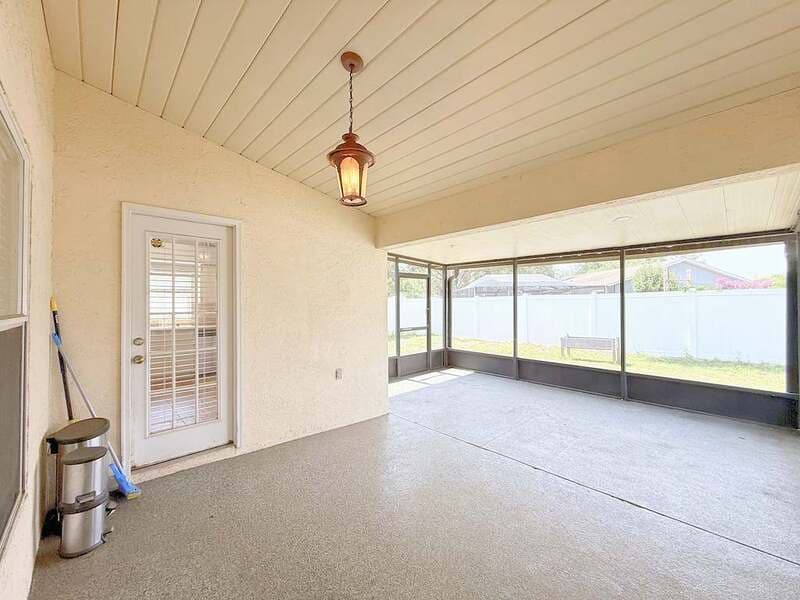 Valrico House: 1118 Hardwood Drive