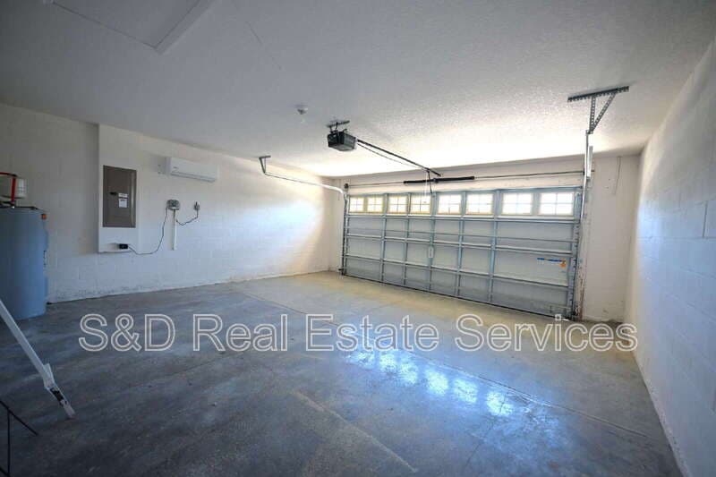 Lakeland House: 2238 Caspian Dr