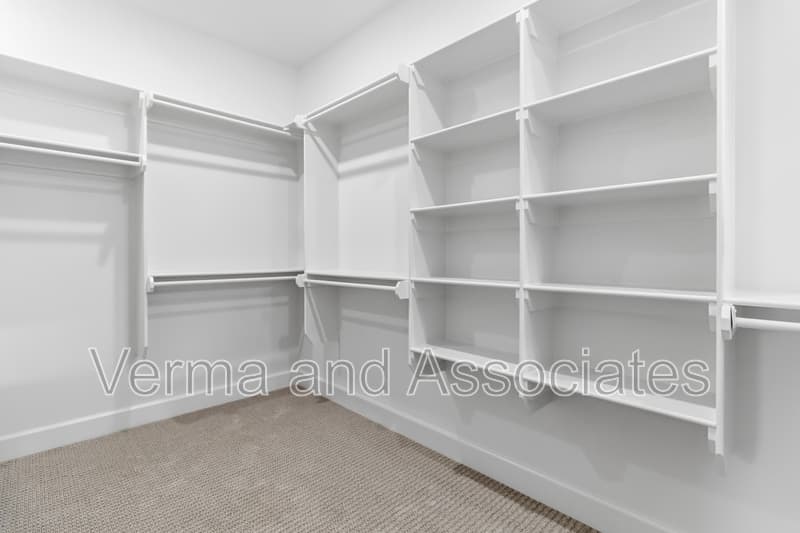 Centerton House: 1071 Whistler St