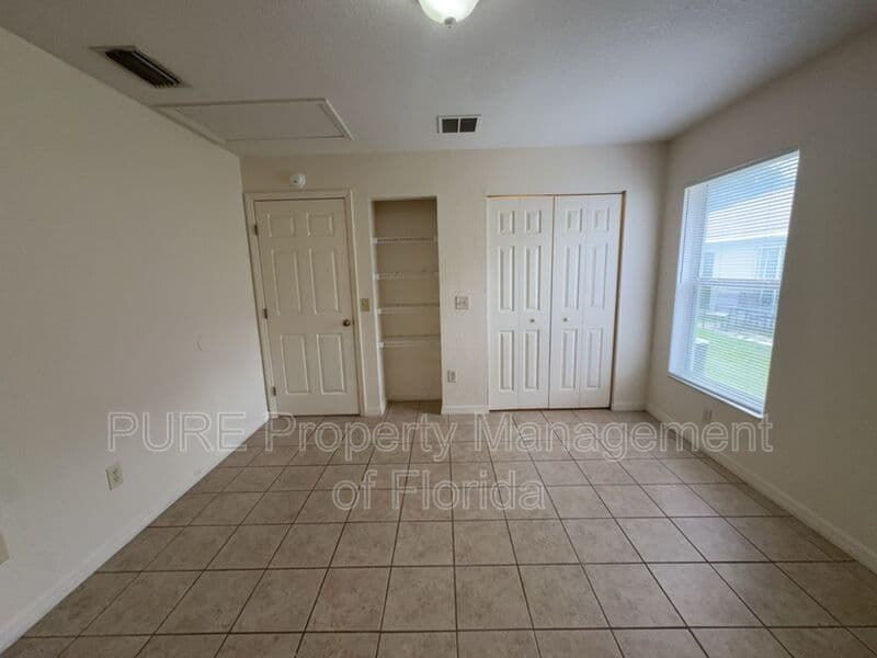 Ocala House: 7455 Midway Terrace