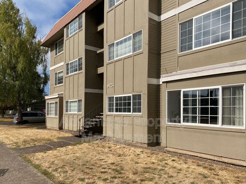 CORVALLIS House: 975 NW GARFIELD Ave