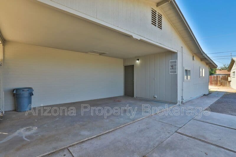 Mesa House: 1026 S. Grand