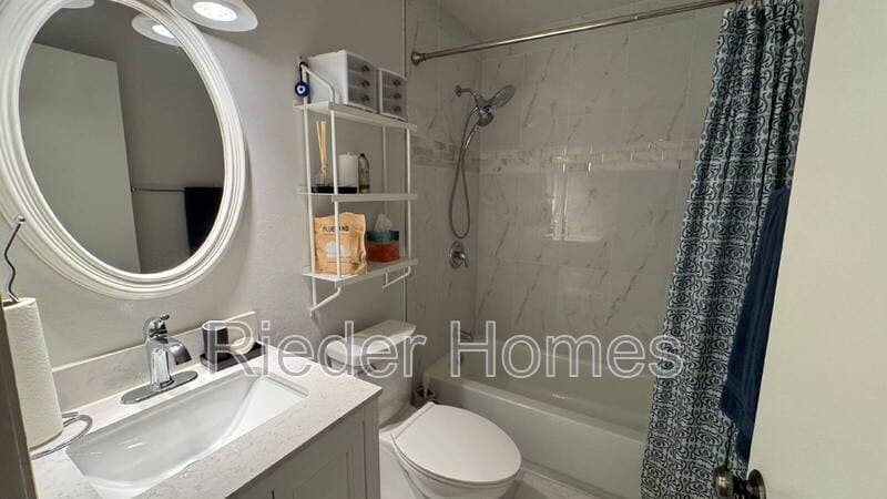 La Jolla Condo: 8273 Via Mallorca