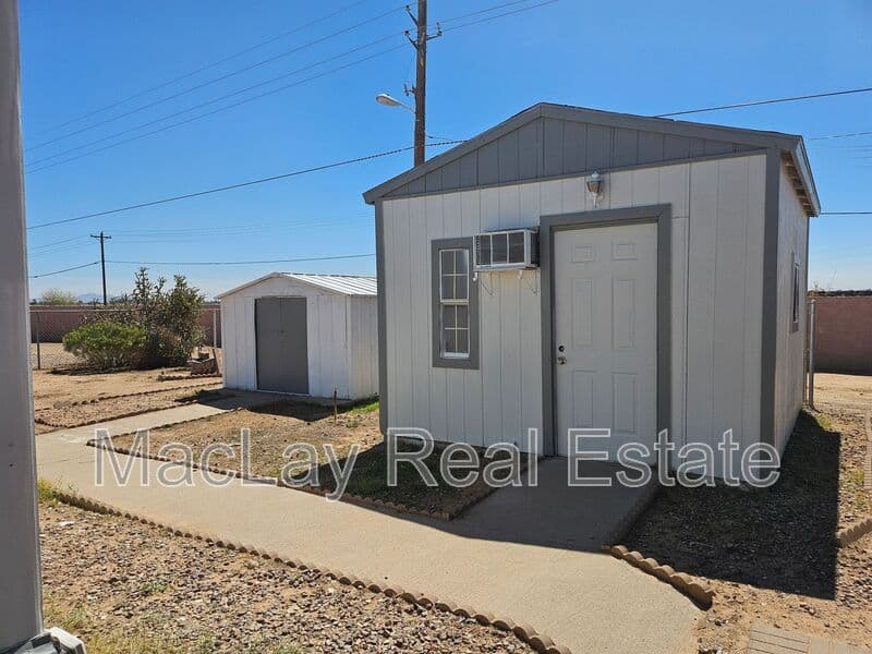 Casa Grande House: 1113 W. Corinthian Circle