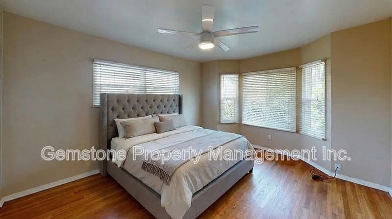 San Diego House: 4947 63rd St