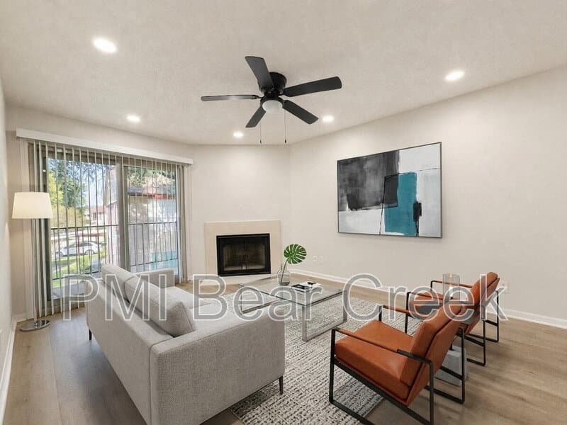 Houston Condo: 2120 El Paseo St