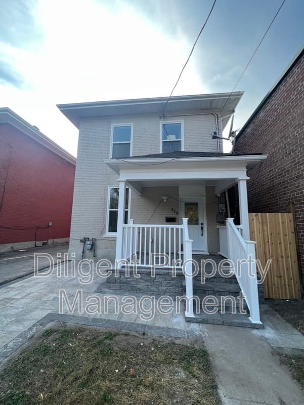 Peterborough House: 219 Stewart St