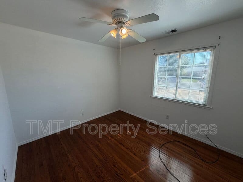 Sacramento House: 5101 North Pkwy