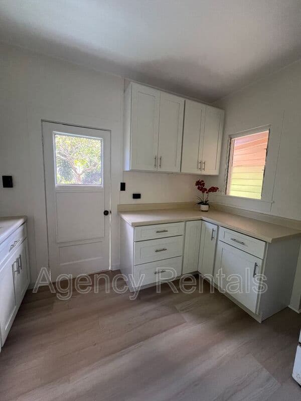 Honolulu Condo: 2835 & 2841 Kolowalu St