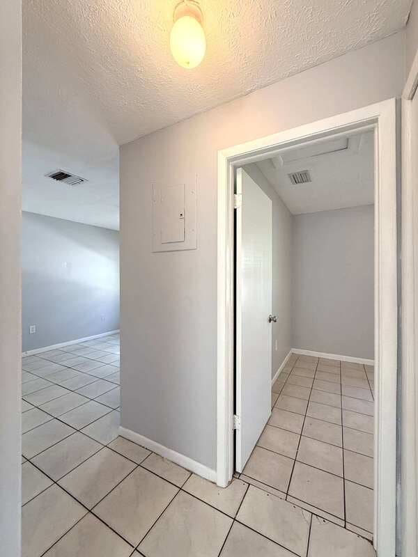 Tampa Condo: 1413 East 99th Avenue
