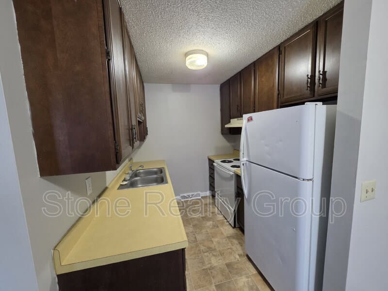 Paris Condo: 625 S Austin St
