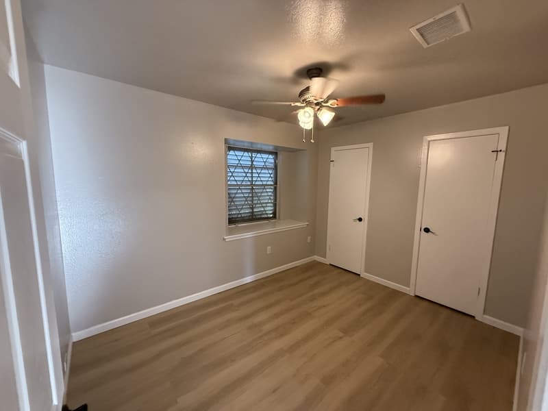Texas City House: 1109 North Noble Road
