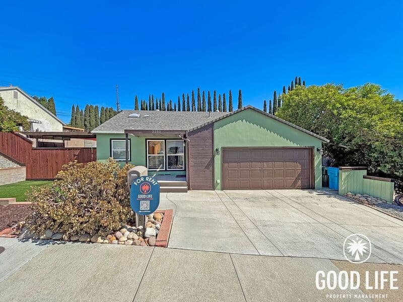 San Diego House: 2235 Midvale Dr