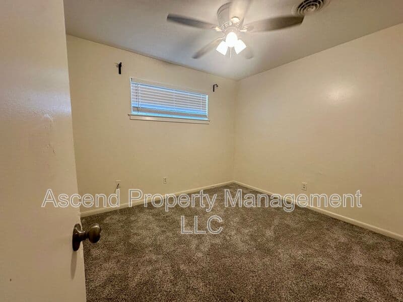 Chattanooga House: 875 N Chamberlain Ave