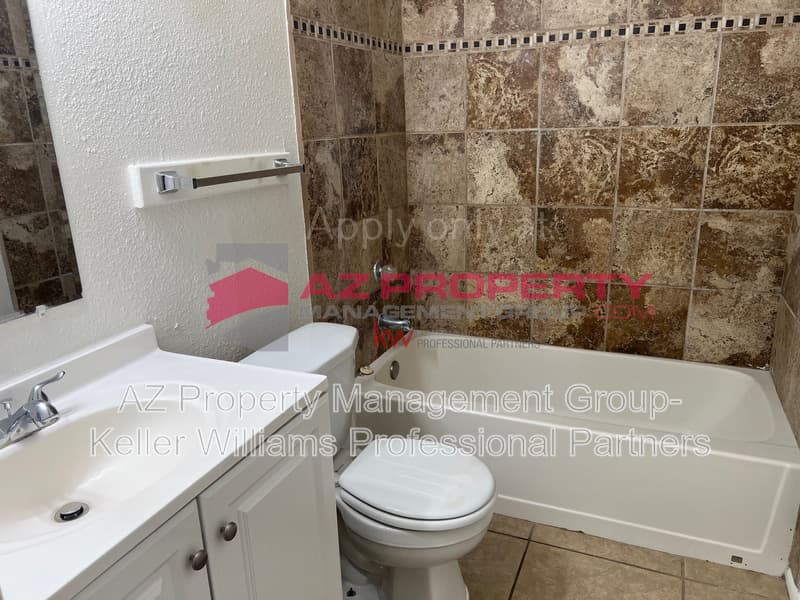 Avondale Condo: 207 S 3rd St