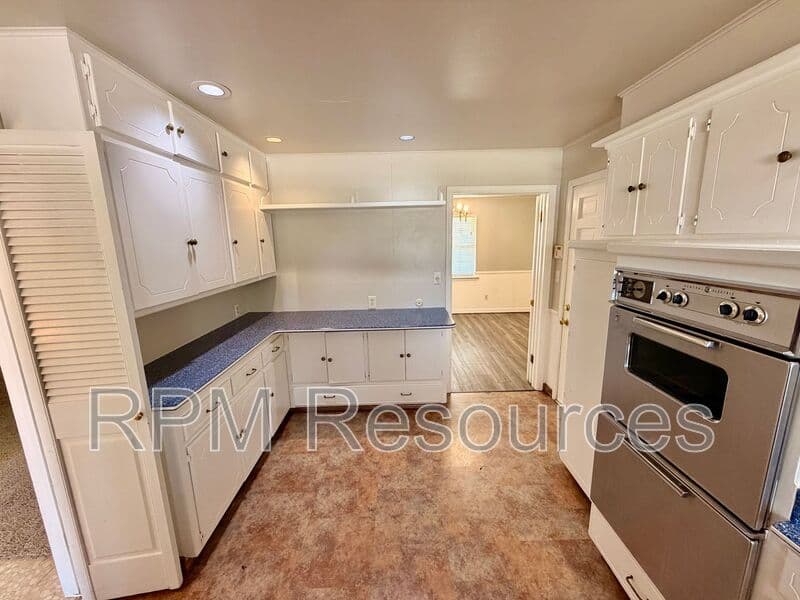 Oklahoma City House: 4120 NW 44th St