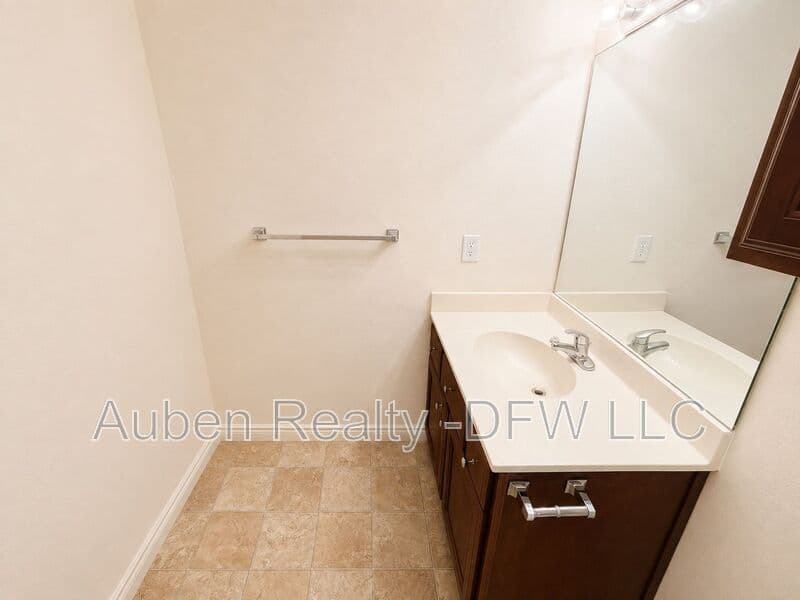 Princeton House: 907 Parkplace Ridge