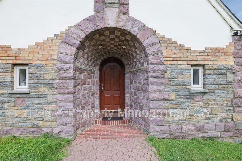 Mount Pocono House: 133 Montanesca Road