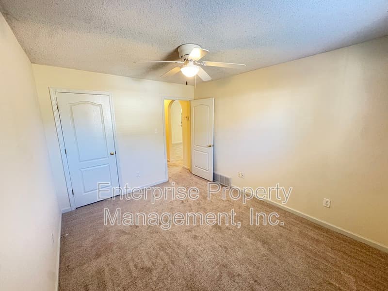 Cordova House: 10127 Cross Valley Drive