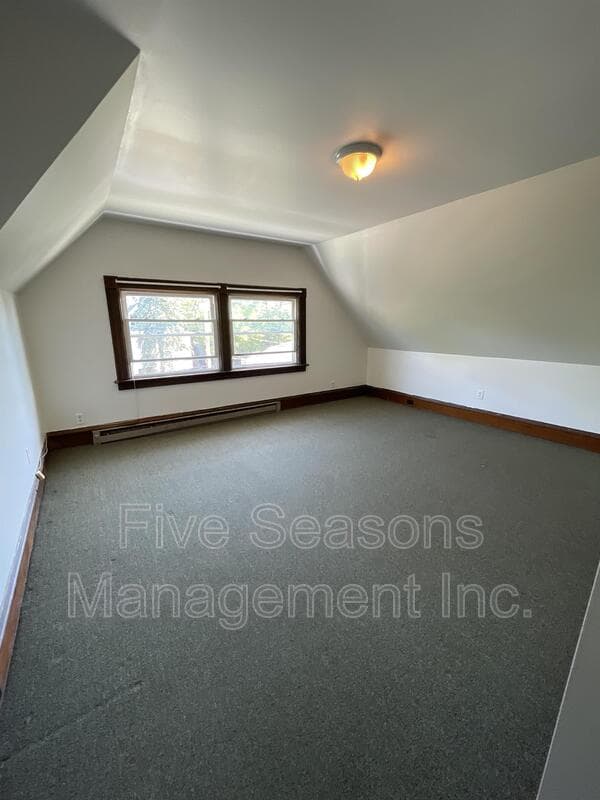 Burlington Condo: 134 Buell st - 6